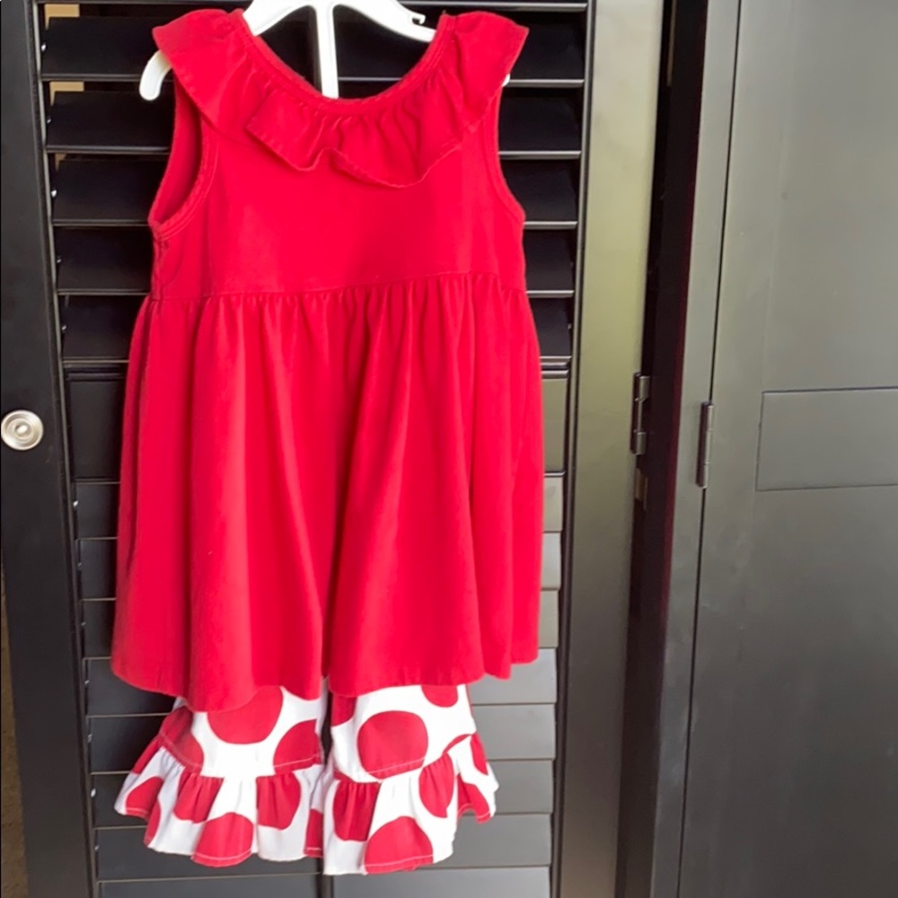 Kelly’s Kids red white girls 5 6 top Capri dot USA